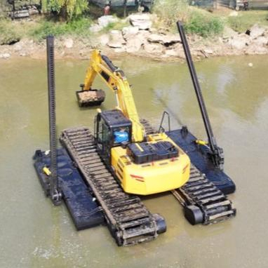 Amphibious Excavator untuk area perairan dari PT. Dwimitra Media Pratama